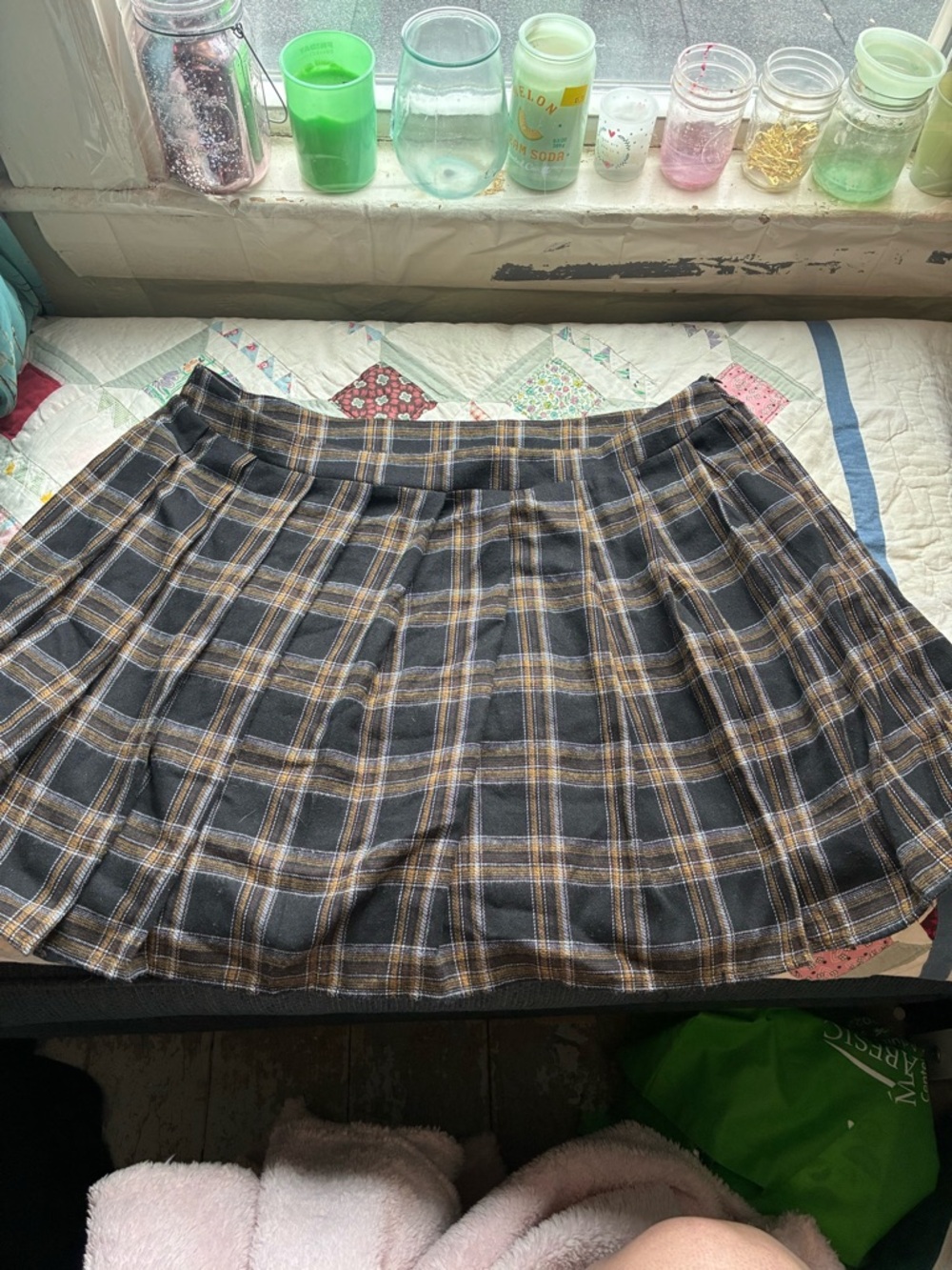 SHEIN Pleated Plaid Mini Skirt in Charcoal and Tan